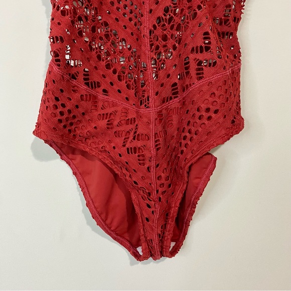 Women’s Crochet Overlay One Piece Swimsuit Red NWOT - Picture 3 of 6